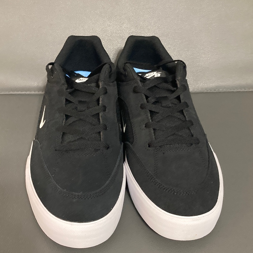 Nike SB Malor Black and White Sneakers - Picture 3 of 7